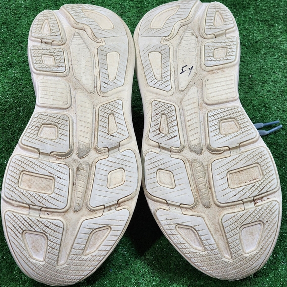 HOKA BONDI 9 - Men's Sneakers - SIZE 11 (2E  Wide) - Picture 9 of 10